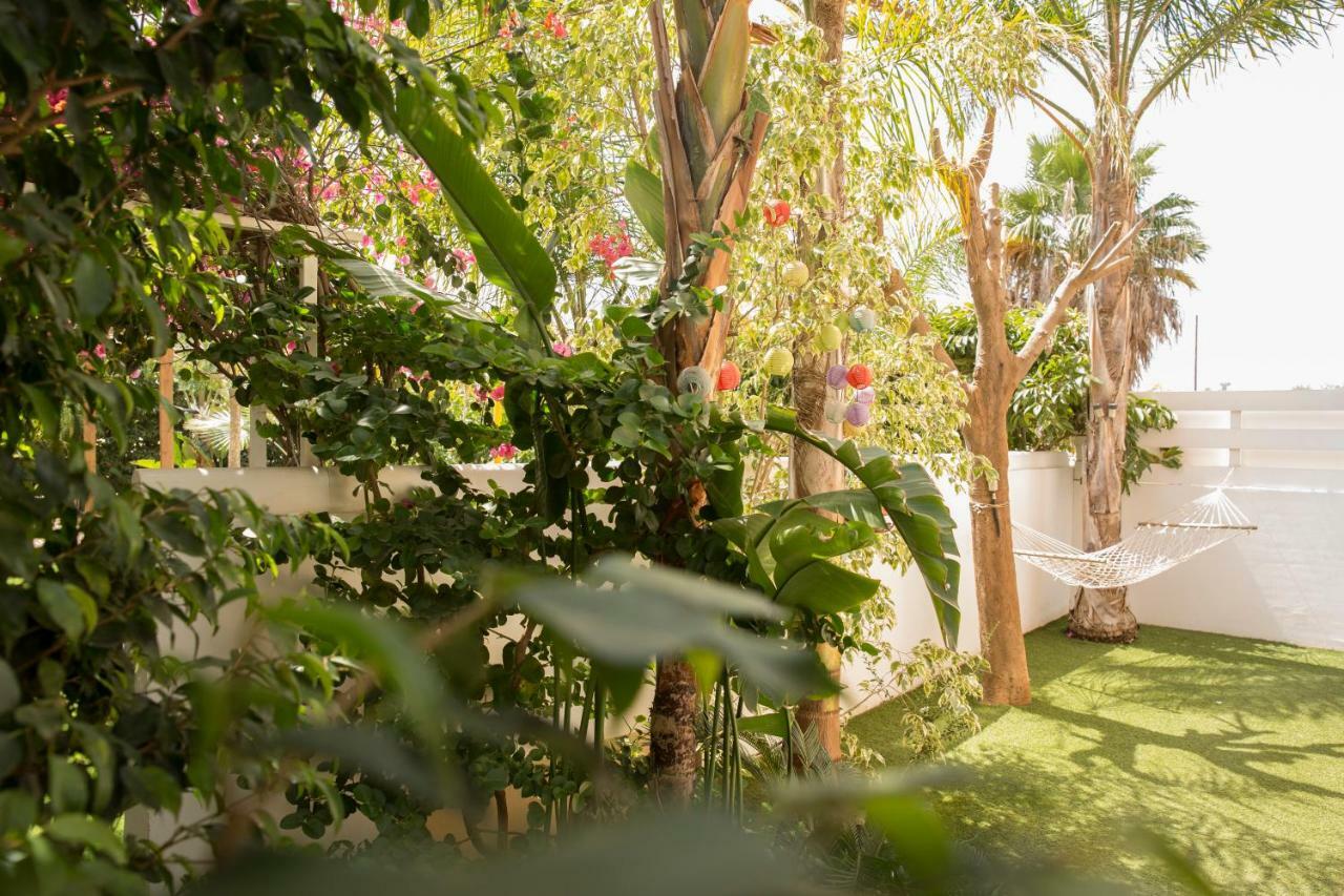 Million Flowers Protaras Exterior photo